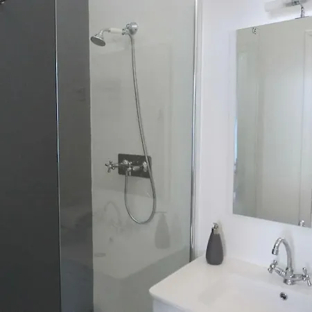 Magny En Vexin : Maison Meublee Extérieur photo